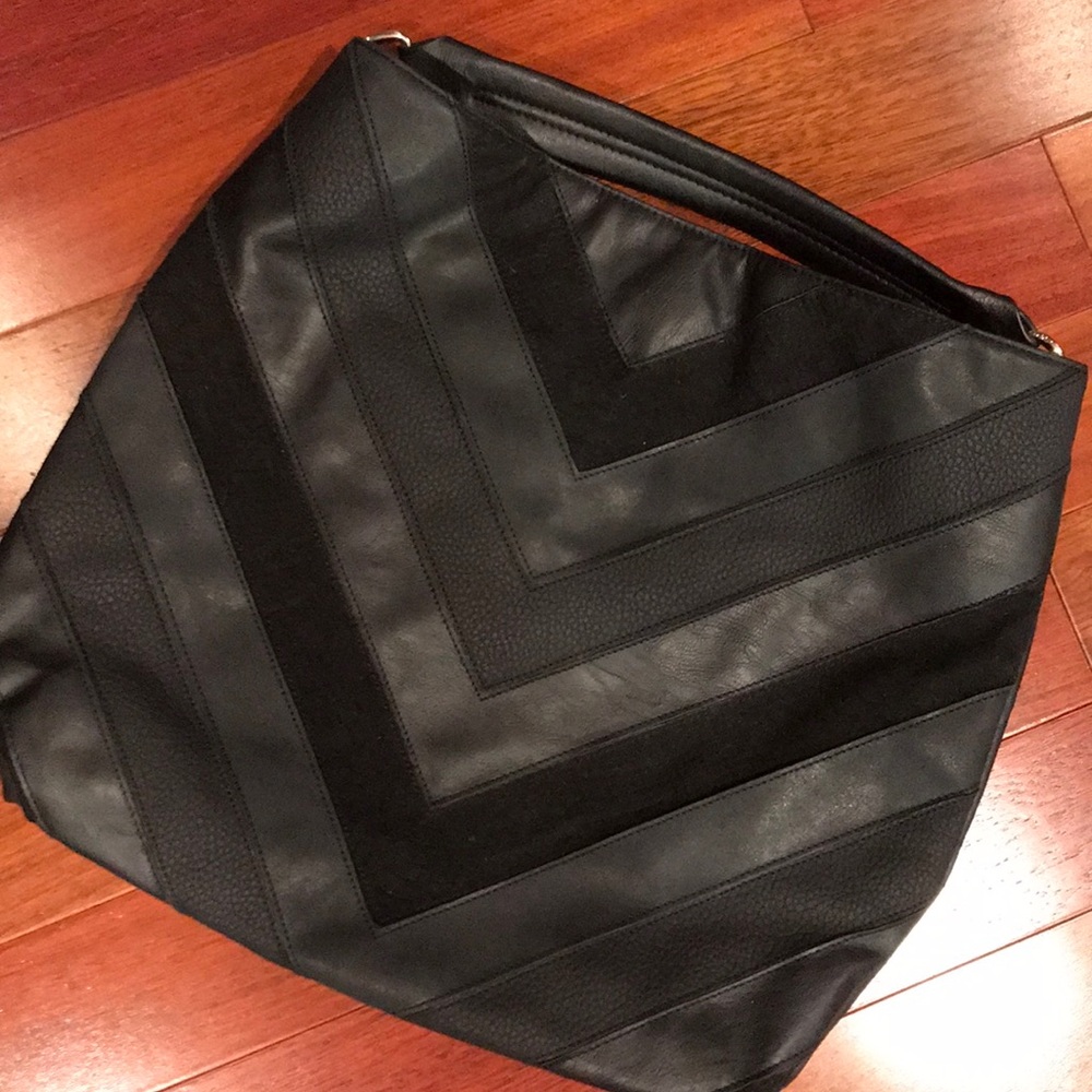 New without tags black shoulder bag